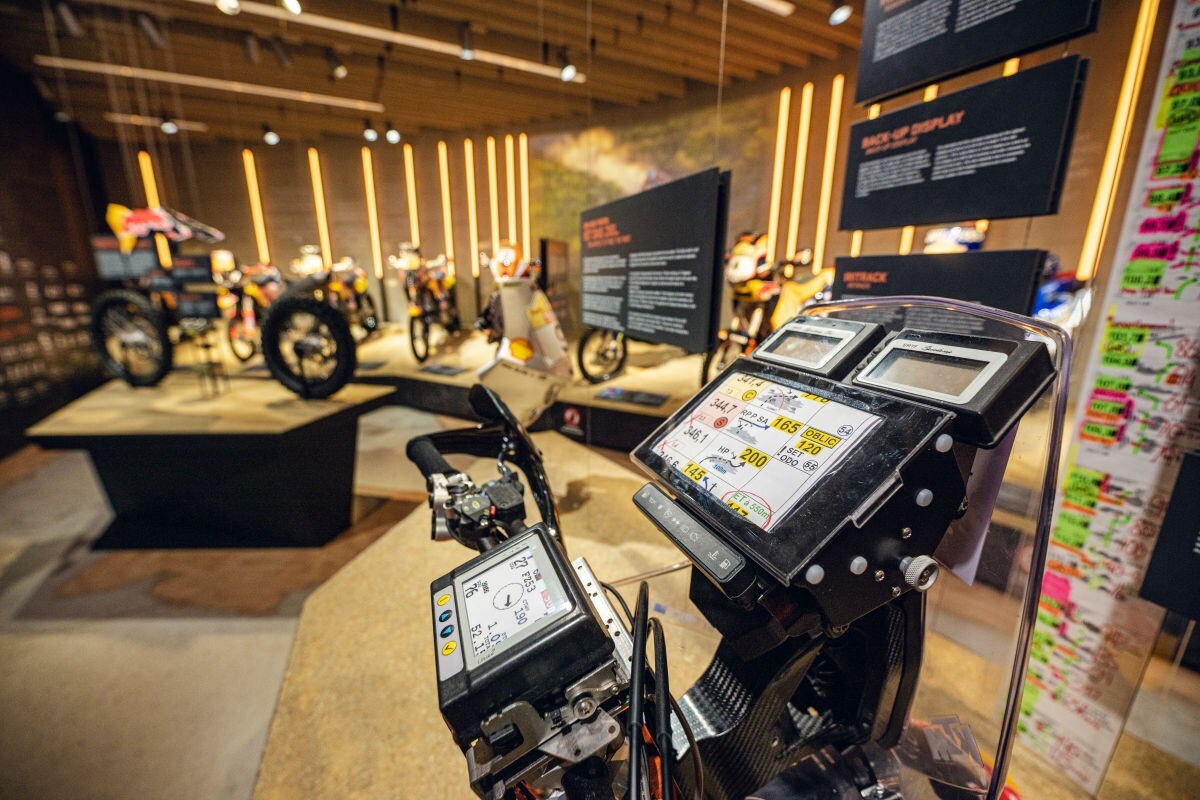 KTM: alla Motohall la mostra "Legends of Dakar"